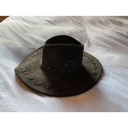 Chapeau de cowboy en cuir de daim noir
