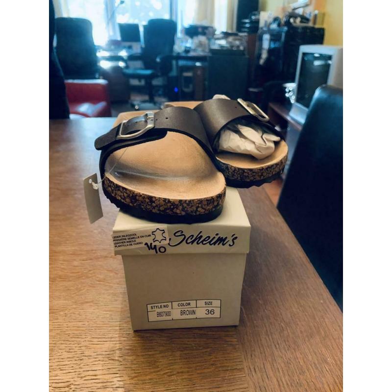 Chaussons marron foncé 36 semelle en cuir