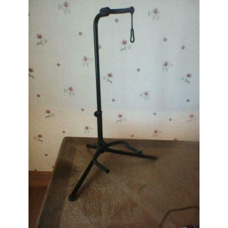 Allerhande gitaarmateriaal te koop