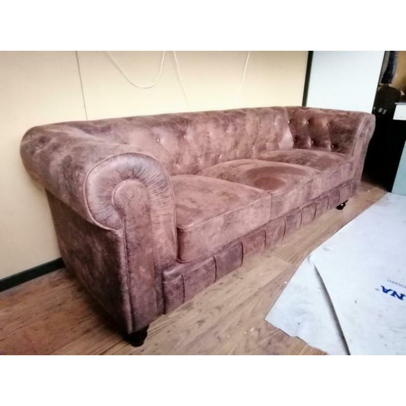 3-zit industriele chesterfield cognac 2.05mtr nieuwstaat!