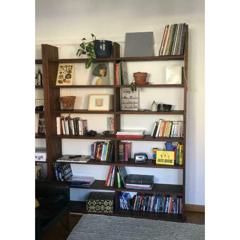 Moet dringend weg! Massief houten boekenkast 2.05m op 1.65m