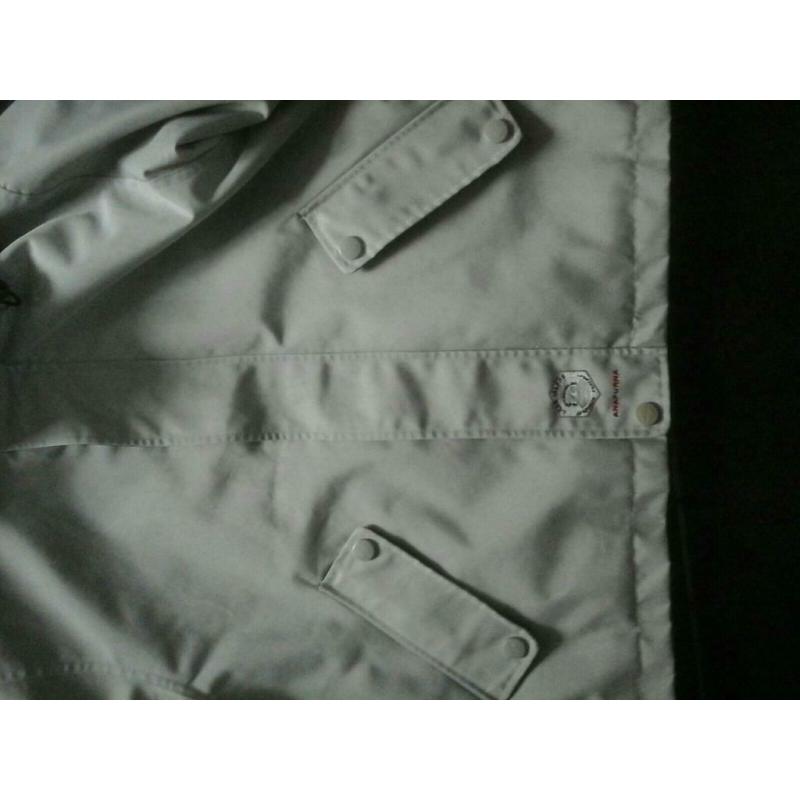 Veste anapurna taille 8 ans comme neuve