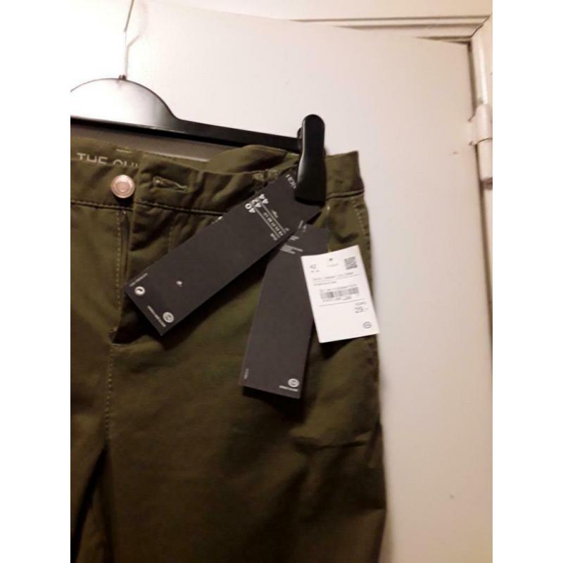 PANTALON CHINO KAKI AVEC BRODERIES taille 42 NEUF