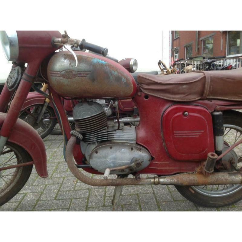 Jawa 172cc toermotor type 353 loop of sloop schuurvondst