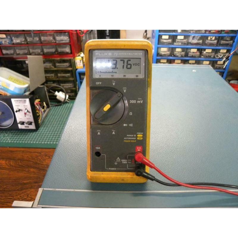 zware Tektronix voeding ruim 50A bij 13,8v zie foto's