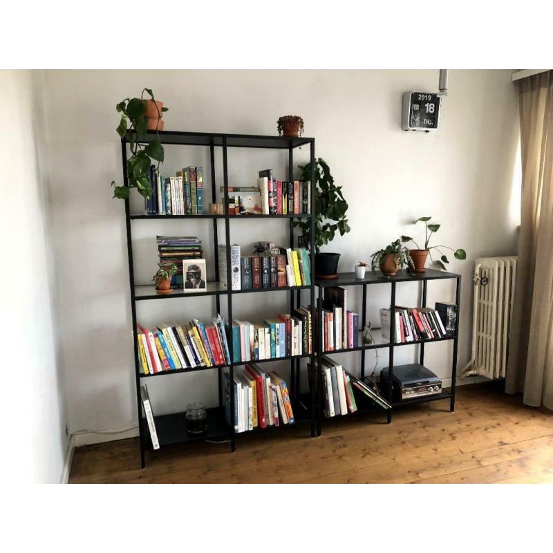 VITTSJÖ Étagère brun noir