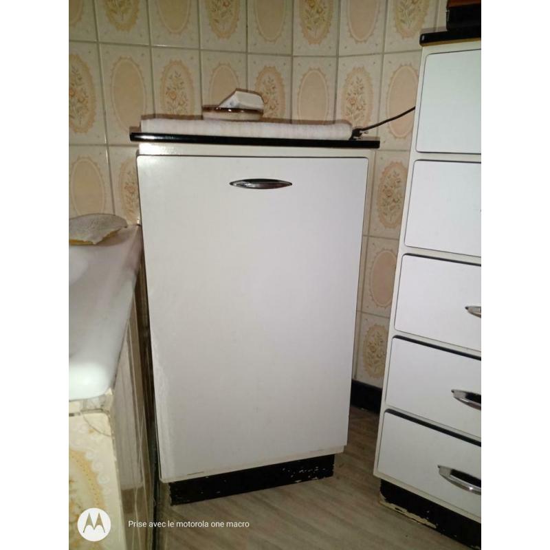 Meuble salle de bain vintage